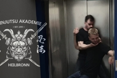 Selbstverteidigung im Aufzug
